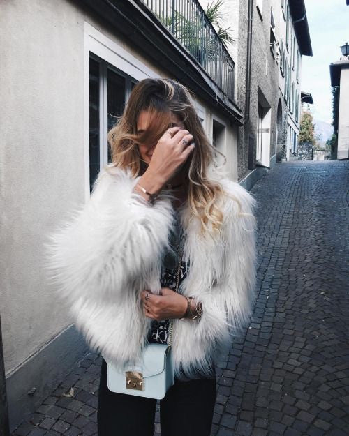 Pelliccia Wooven sintetica a pelo lungo con scollo tondo