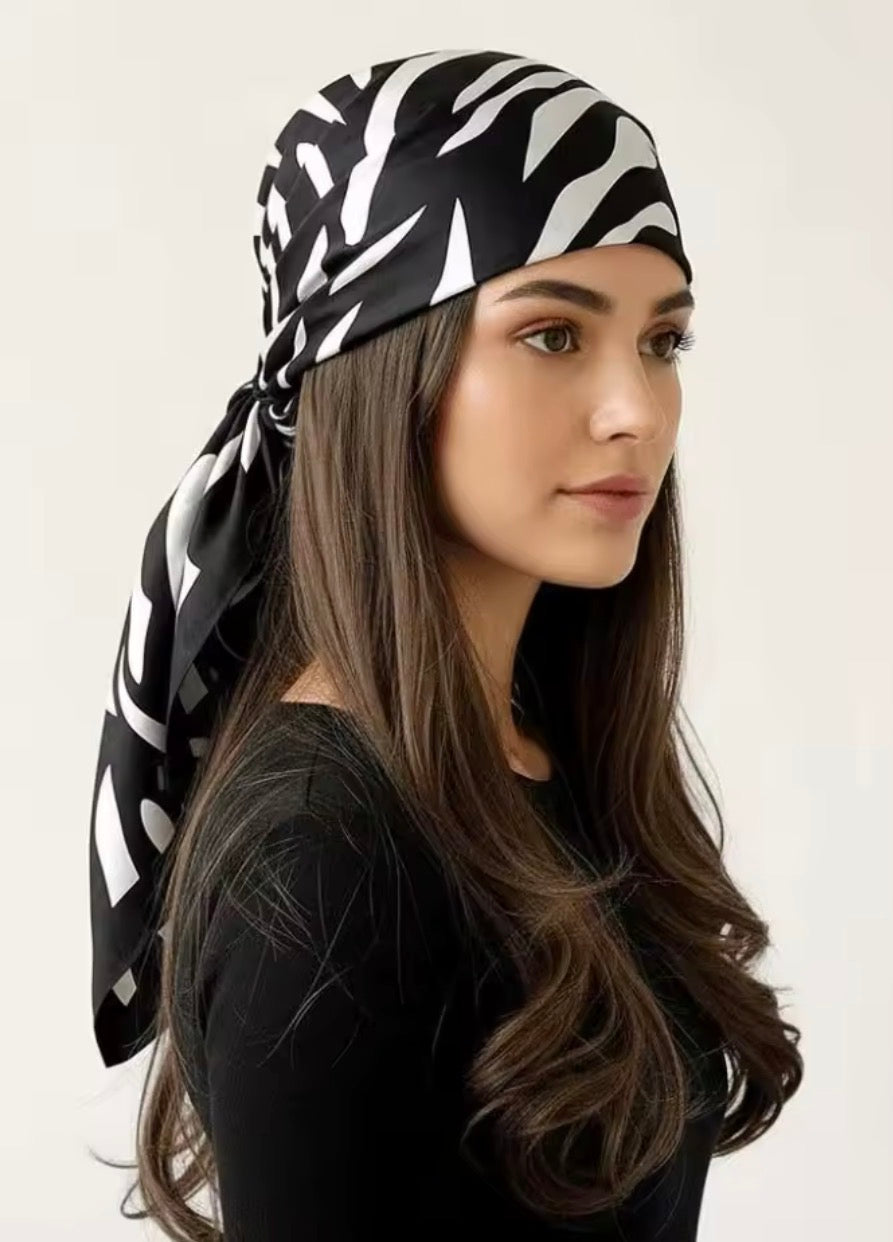 Foulard raso Katapy zebra bianco e nero come turbante capelli | Dream Shop