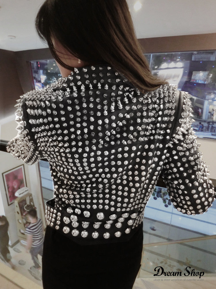 Giacca ecopelle borchiatissima