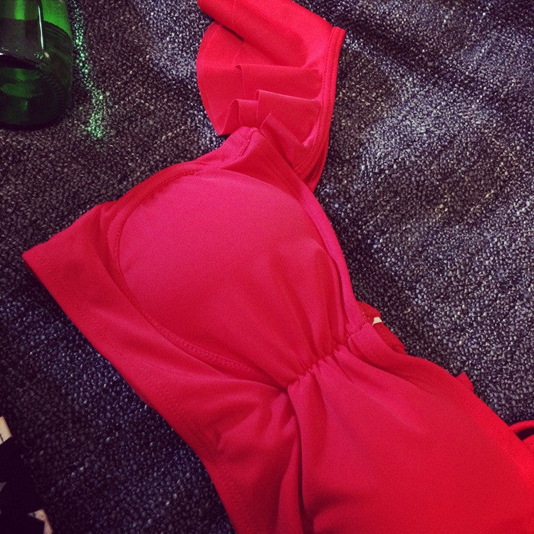 Bikini pinup stars pois