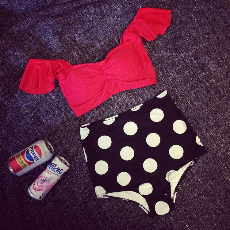 Bikini pinup stars pois