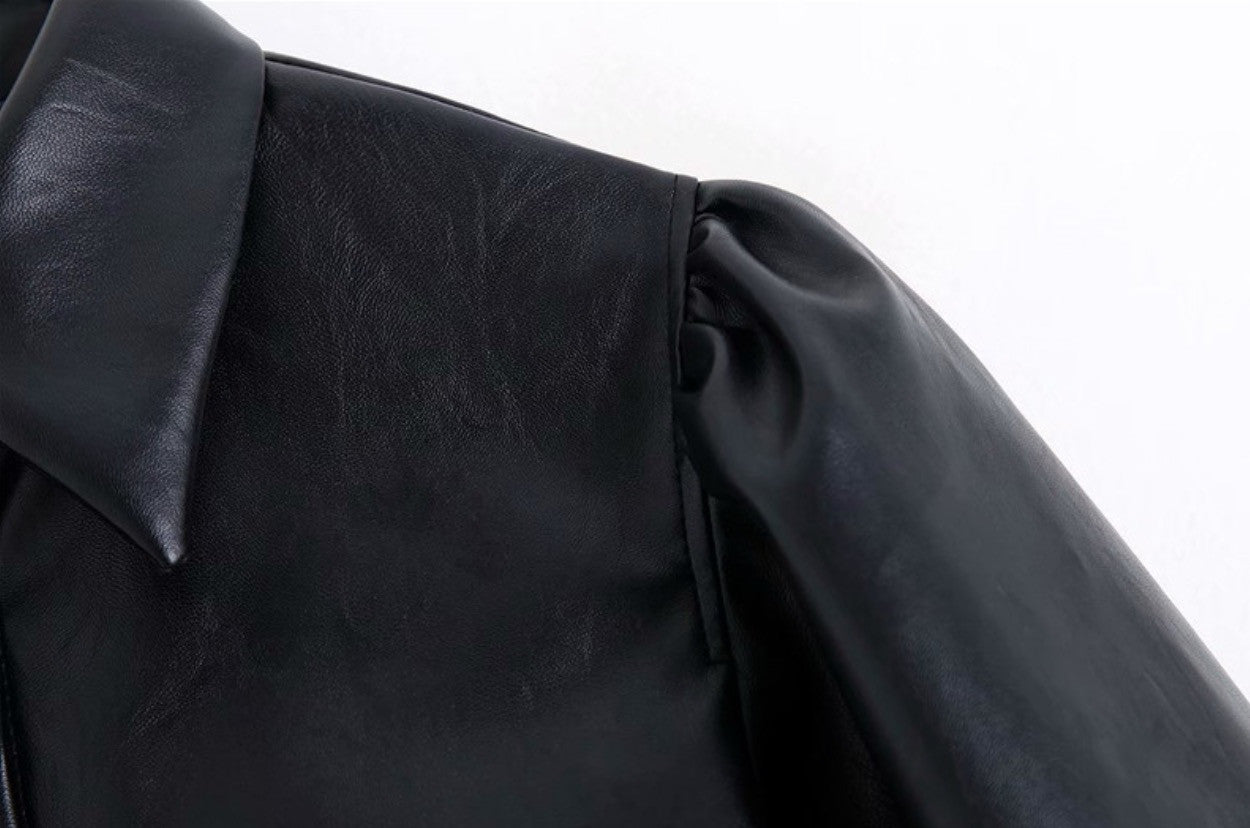 Camicia ecopelle maniche a sbuffo