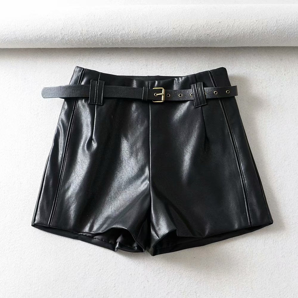 Shorts ecopelle vita alta