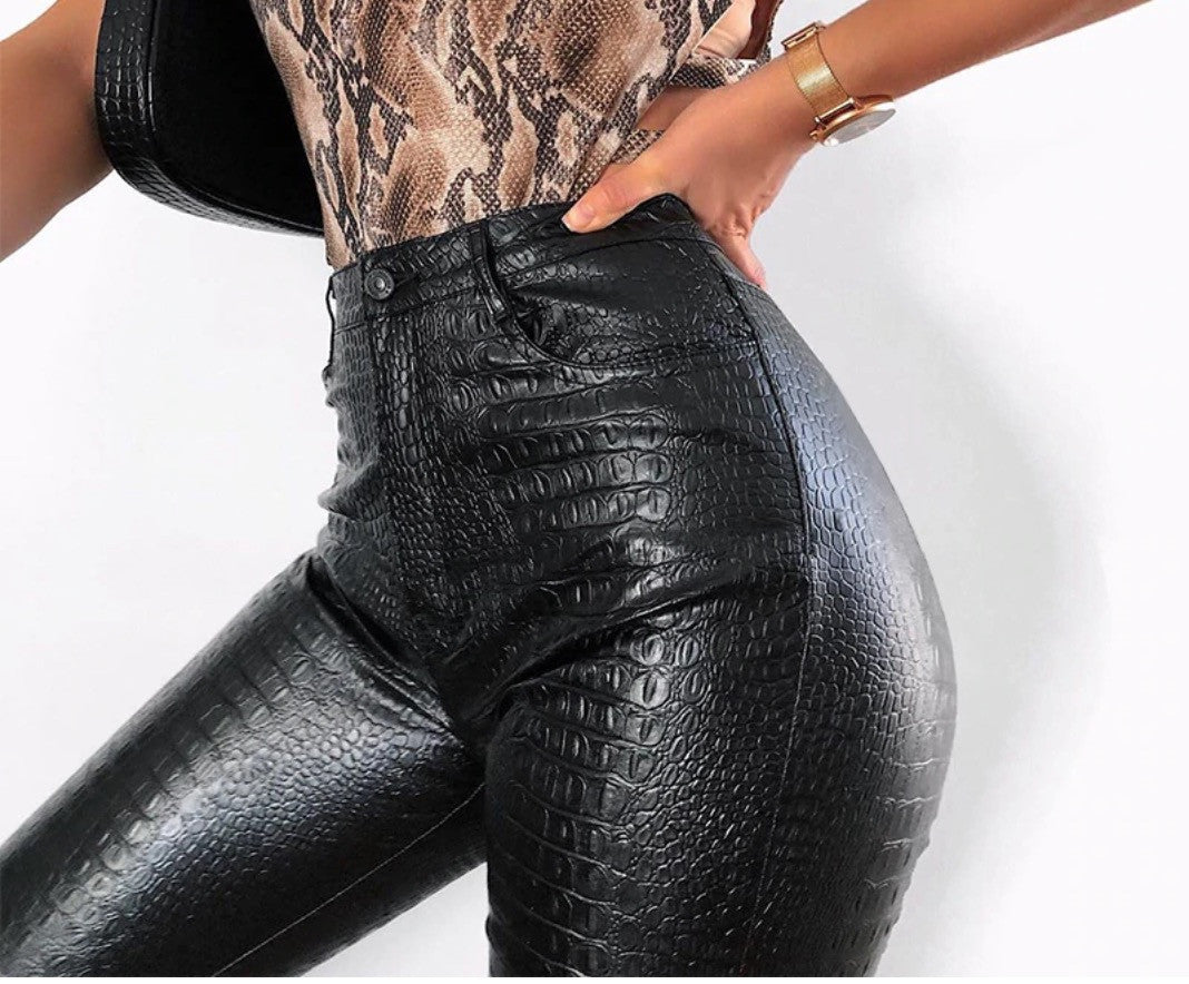 Pantalone effetto coccodrilllo ecopelle