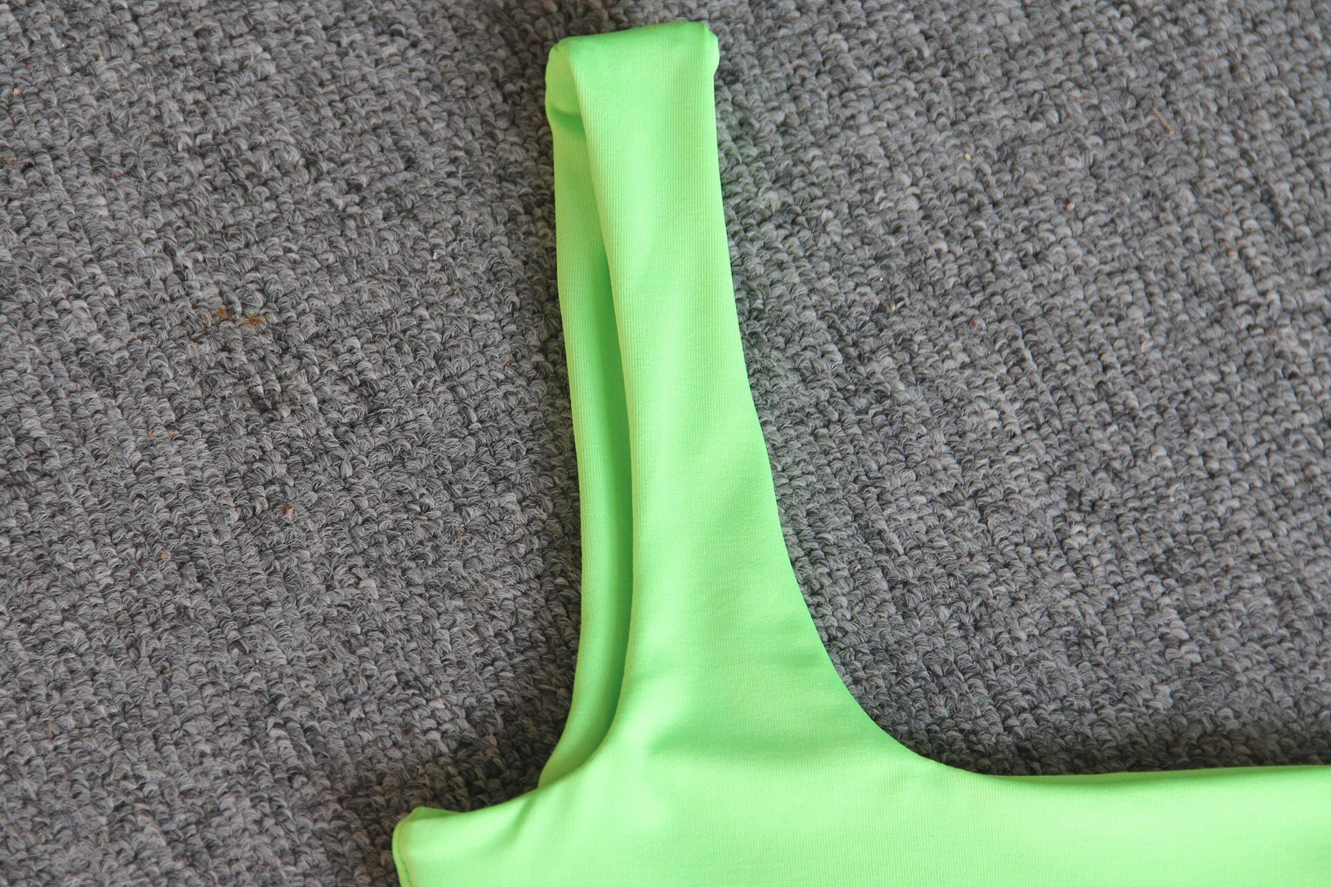 Top corto monospalla