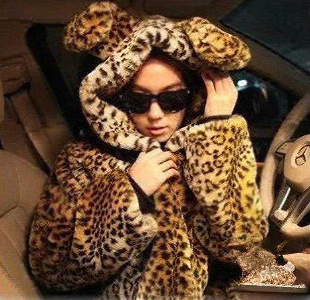 Pelliccia Sweet Bear Leopard pelo pomposo dettaglio — Dream Shop