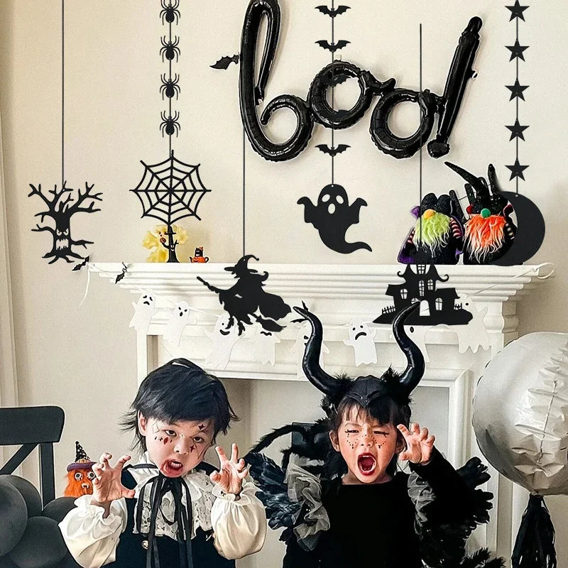 Ghirlande di carta Halloween
Festoni appesi a tema spettrale