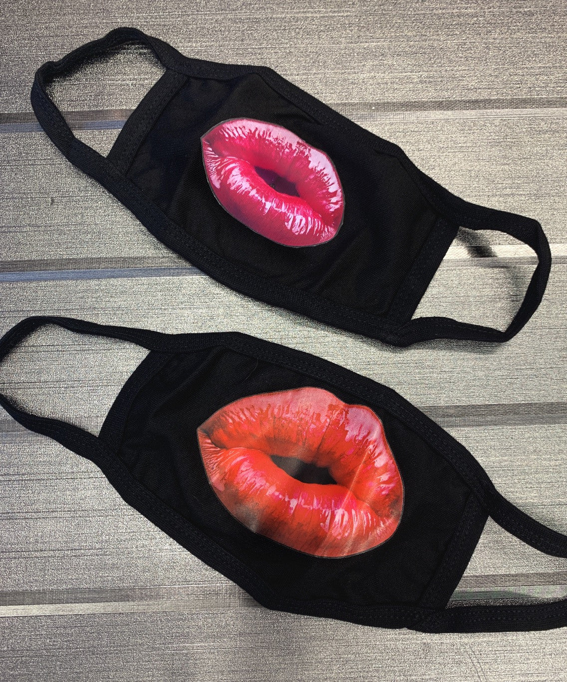 Mascherine expression faces kiss