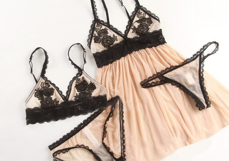 Sofjia lace babydoll on lingerie model — Dream Shop