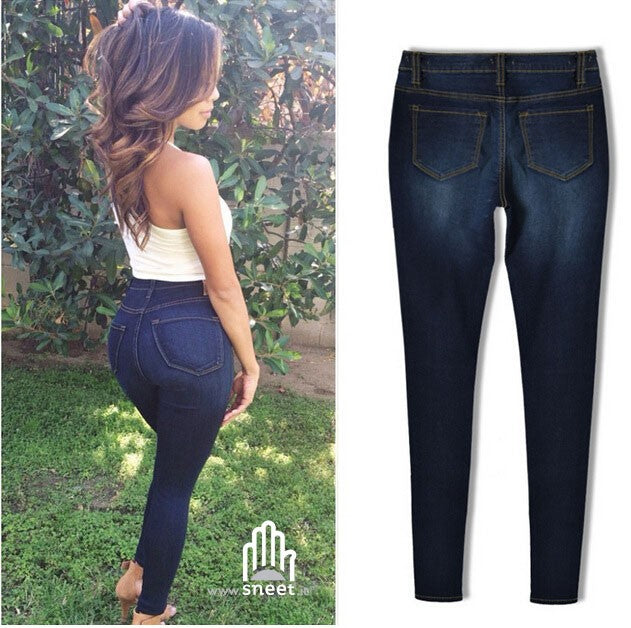 vaqueros ajustados de mezclilla oscura