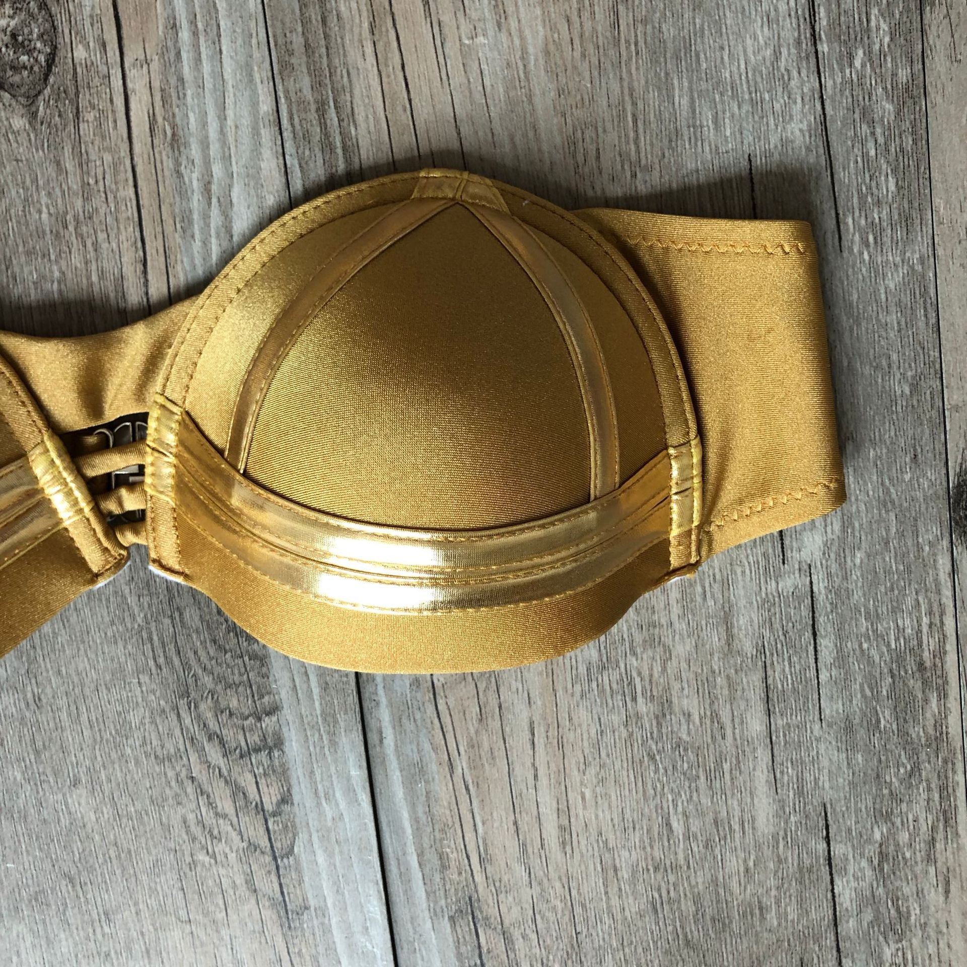 Bikini Golden Wayar
