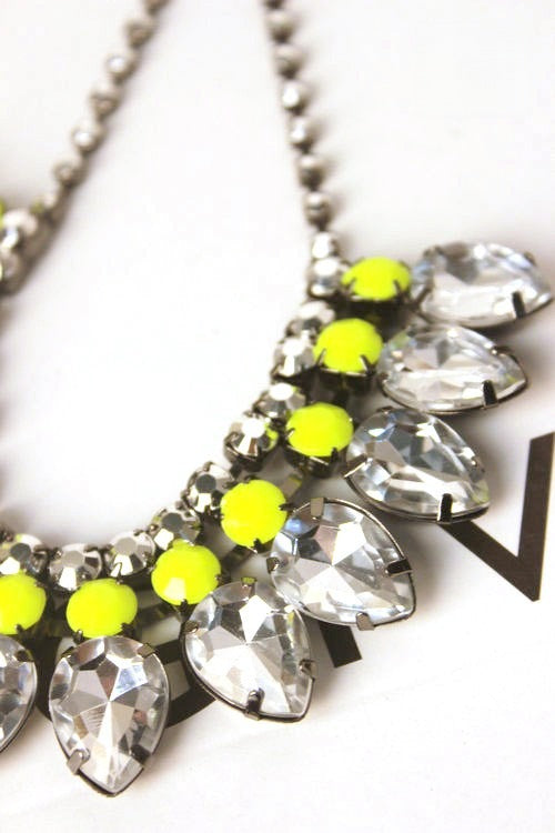 Collana Neon Krizia - indossata look pop | Dream Shop