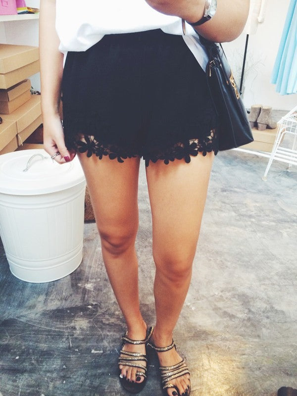 Solid Margareth Shorts Nero dettaglio | Dream Shop