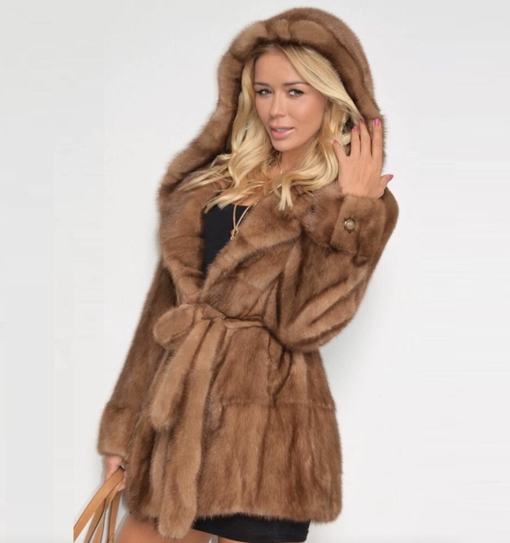 Visone con cappuccio Trecy