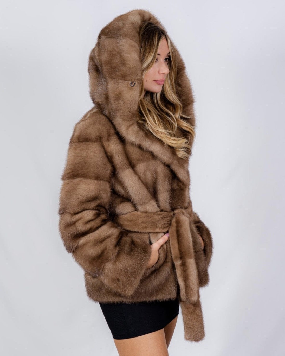 Visone con cappuccio Trecy