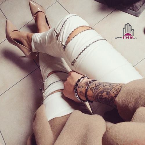 Pantalones con cremallera de piel sintética