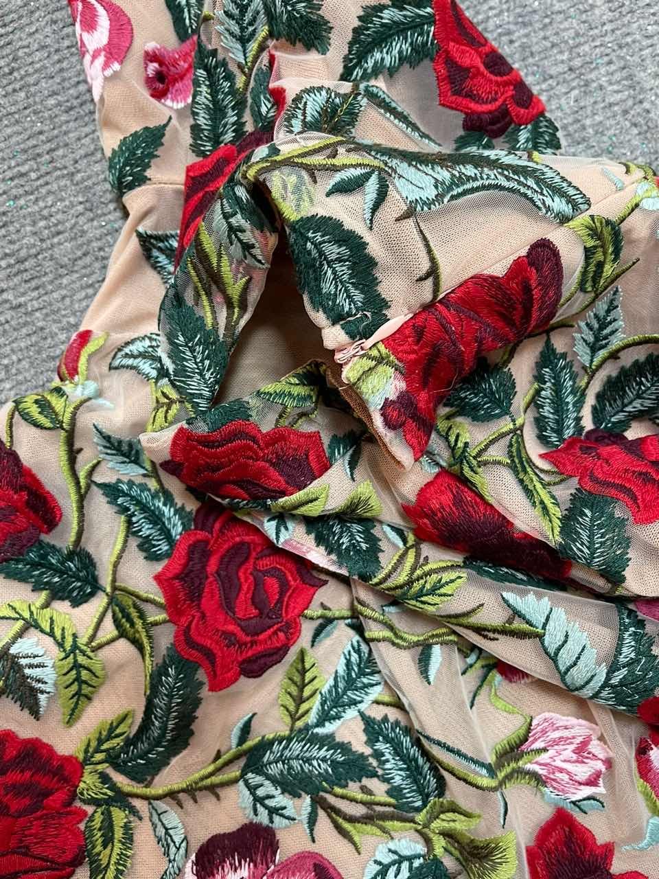 Abito trasparent roses