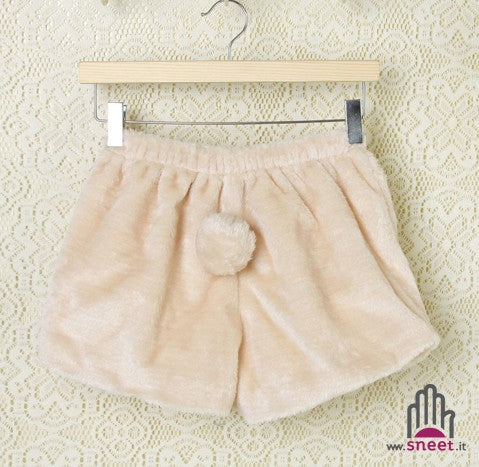 Pantalones cortos de piel sintética con cola