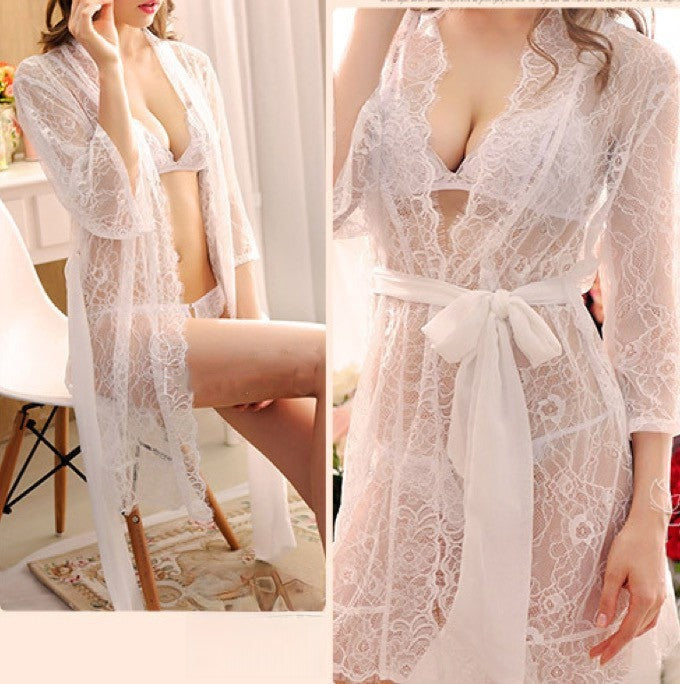 Vestaglia pizzo Annika — look lingerie su modella | Dream Shop