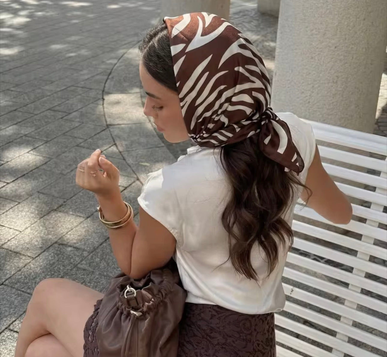 Foulard raso Katapy zebra come fascia tra i capelli look estivo | Dream Shop