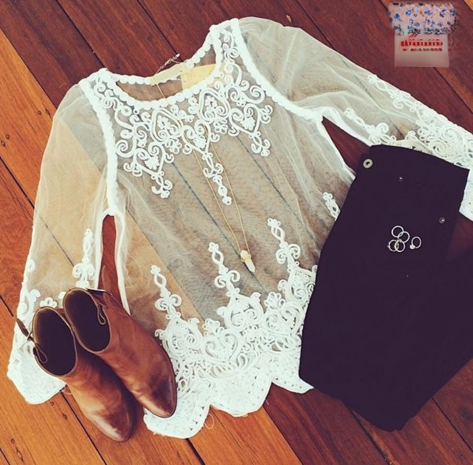 Blusa Sexylace indossata look giorno — Dream Shop