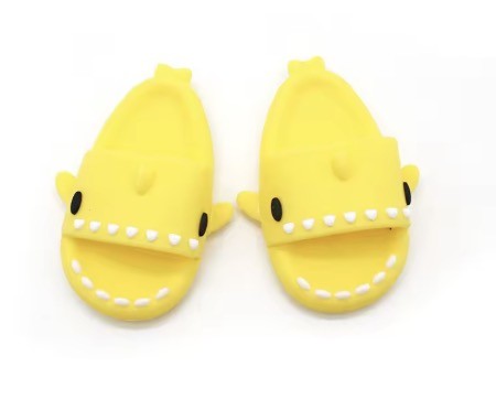 Ciabatte squalo per Labubu