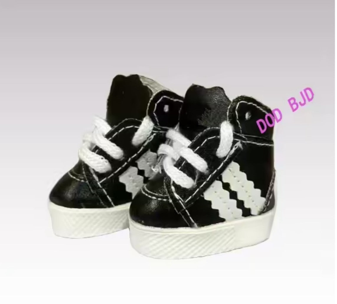 Ciabatte squalo per Labubu