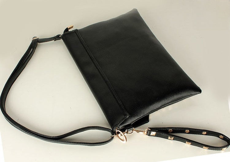 Pochette Simple Studs Rosa vista frontale | Dream Shop