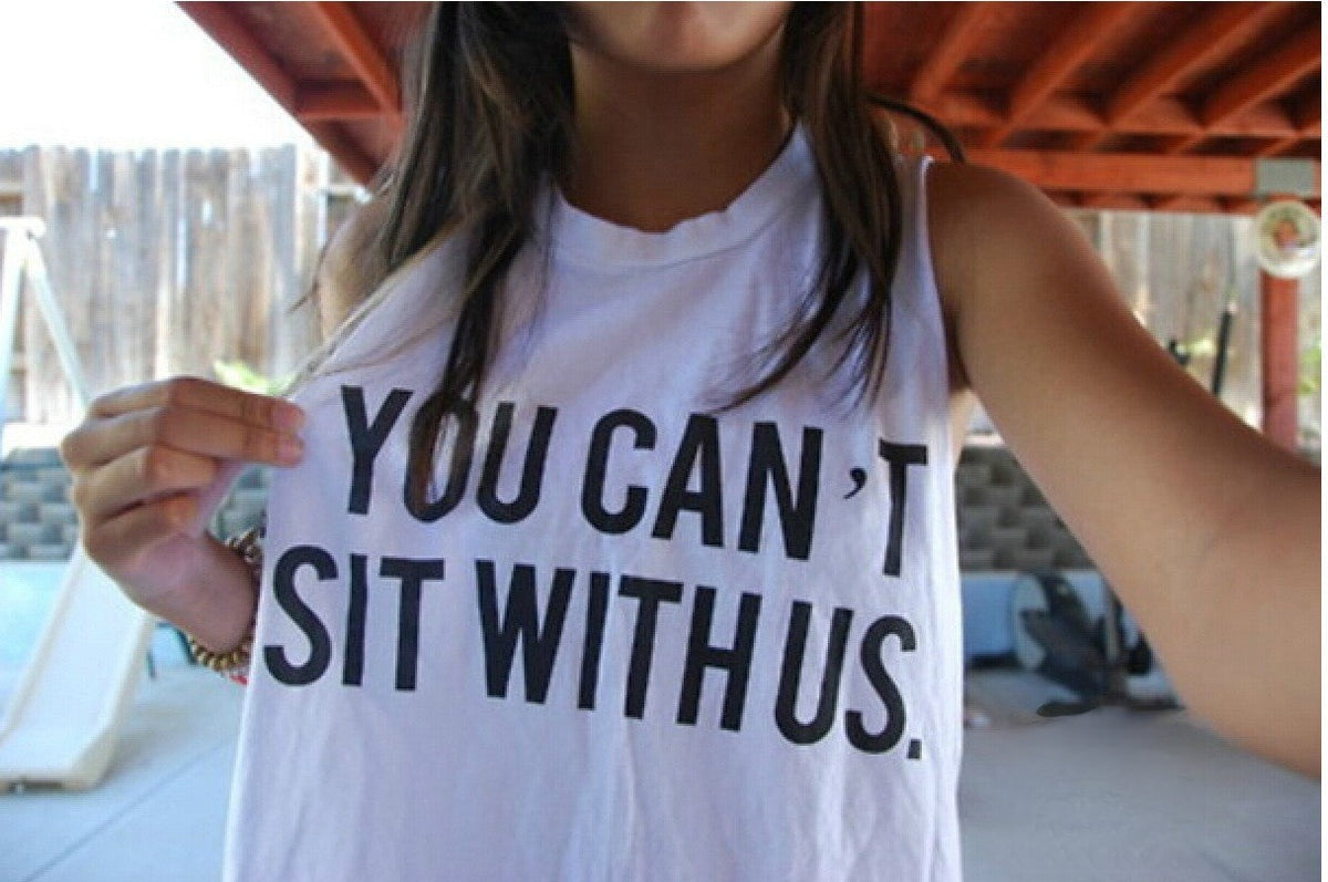 Canotta You cant sit with us taglio vivo dettaglio — Dream Shop