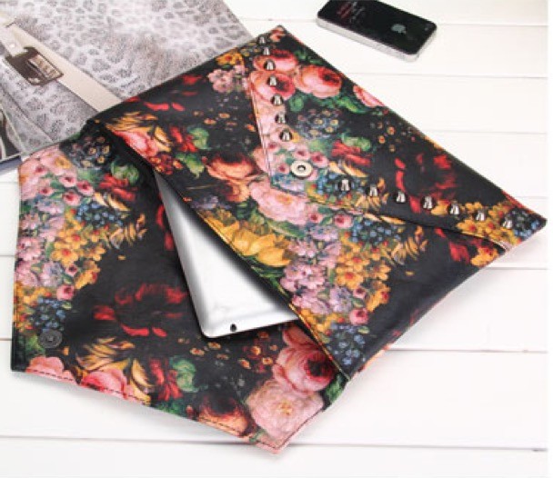 Pochette flower studs