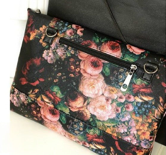 Pochette Flower Studs indossato | Dream Shop