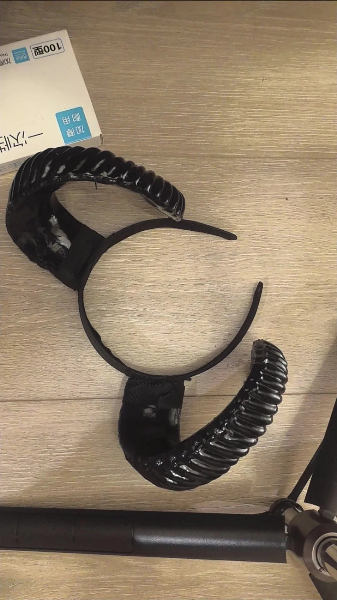 Cerchietto corna da demone
Accessorio costume strega regina