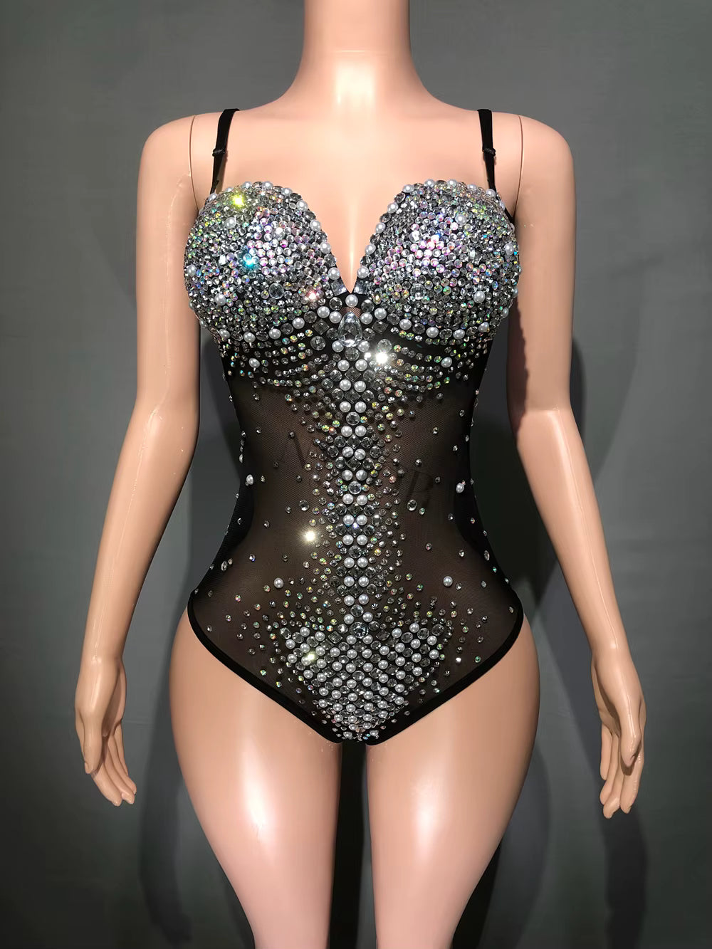 Body Nude Luxury
Tulle trasparente strass coppe push-up semi-rigide