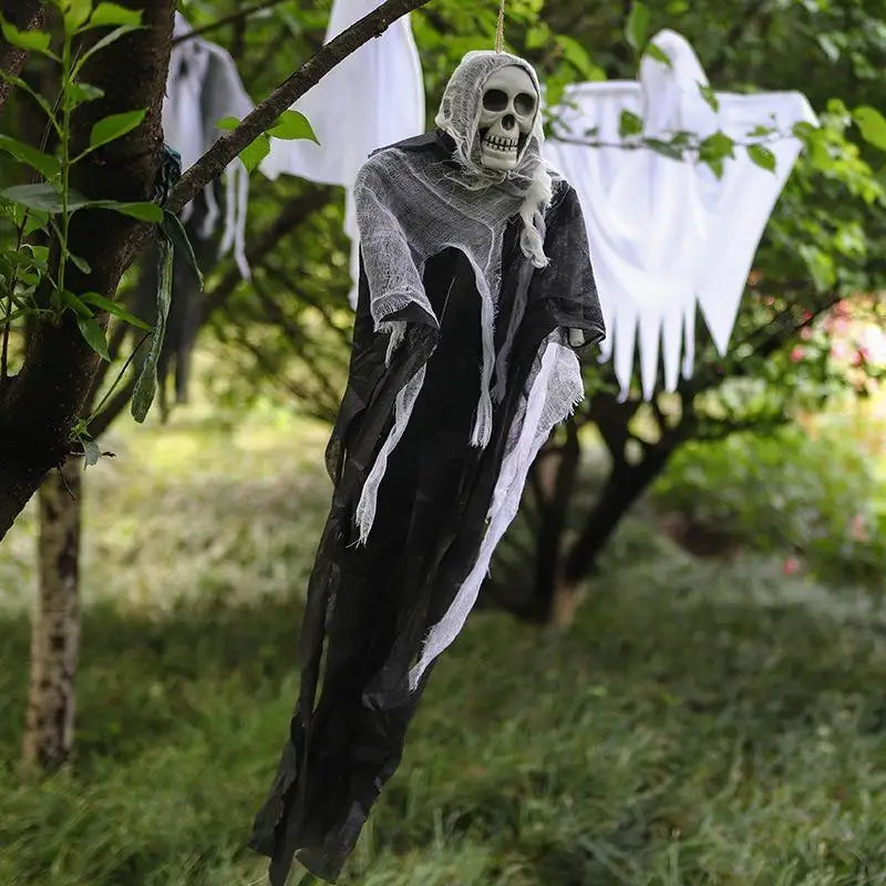 Fantasma teschio con drappo sfrangiato Halloween — Dream Shop