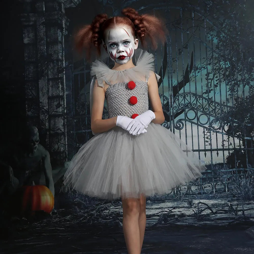 Bambina con costume clown horror e palloncino — Dream Shop