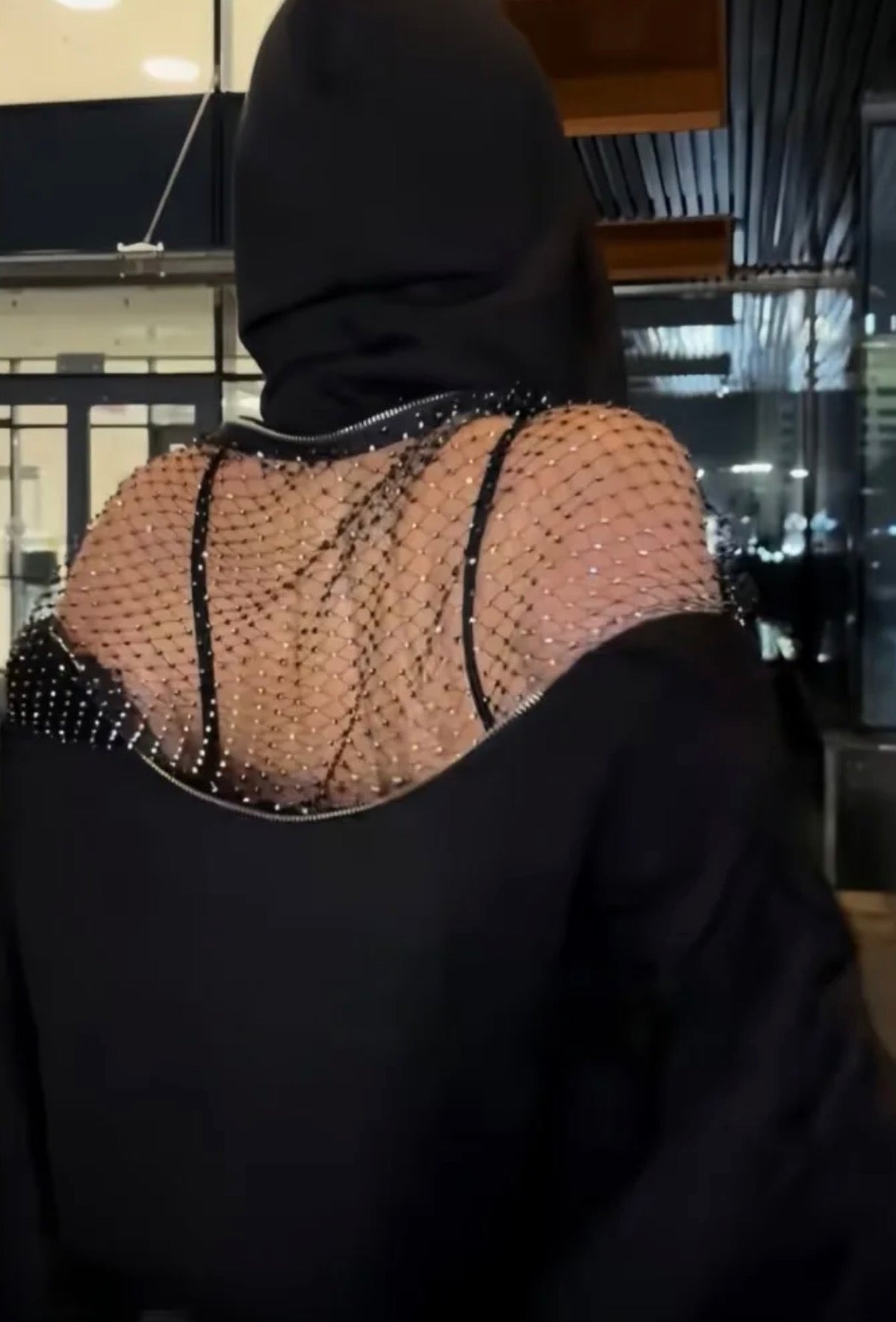 Felpa Spalle Strass Trasparente con inserti gioiello