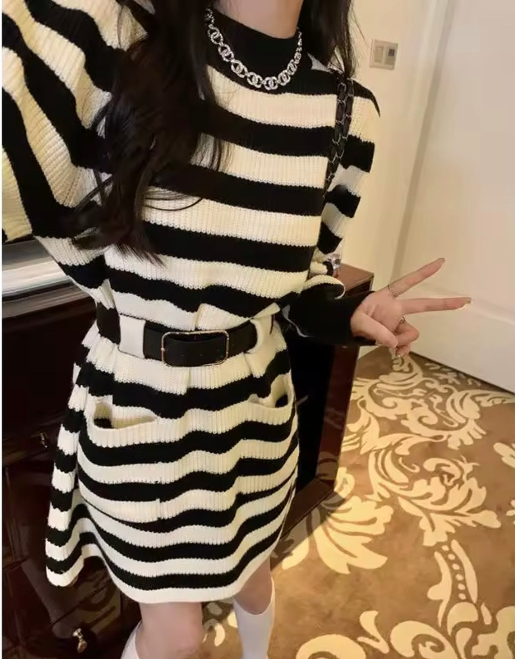 Abito in Maglia Lucya con collo alto, maniche a sbuffo e cintura