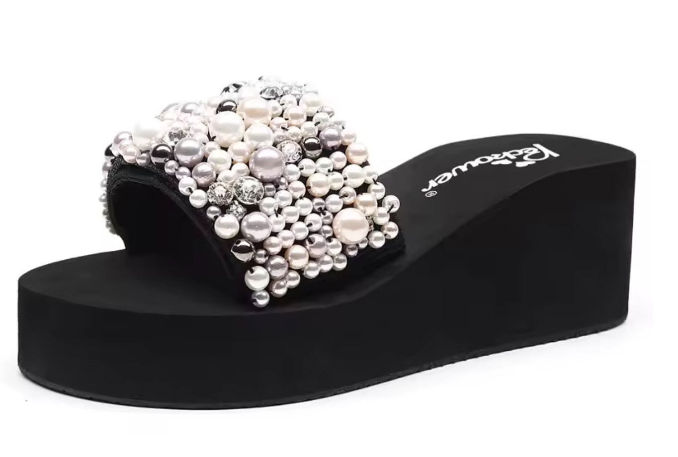 Pantuflas de perlas y diamantes de imitación