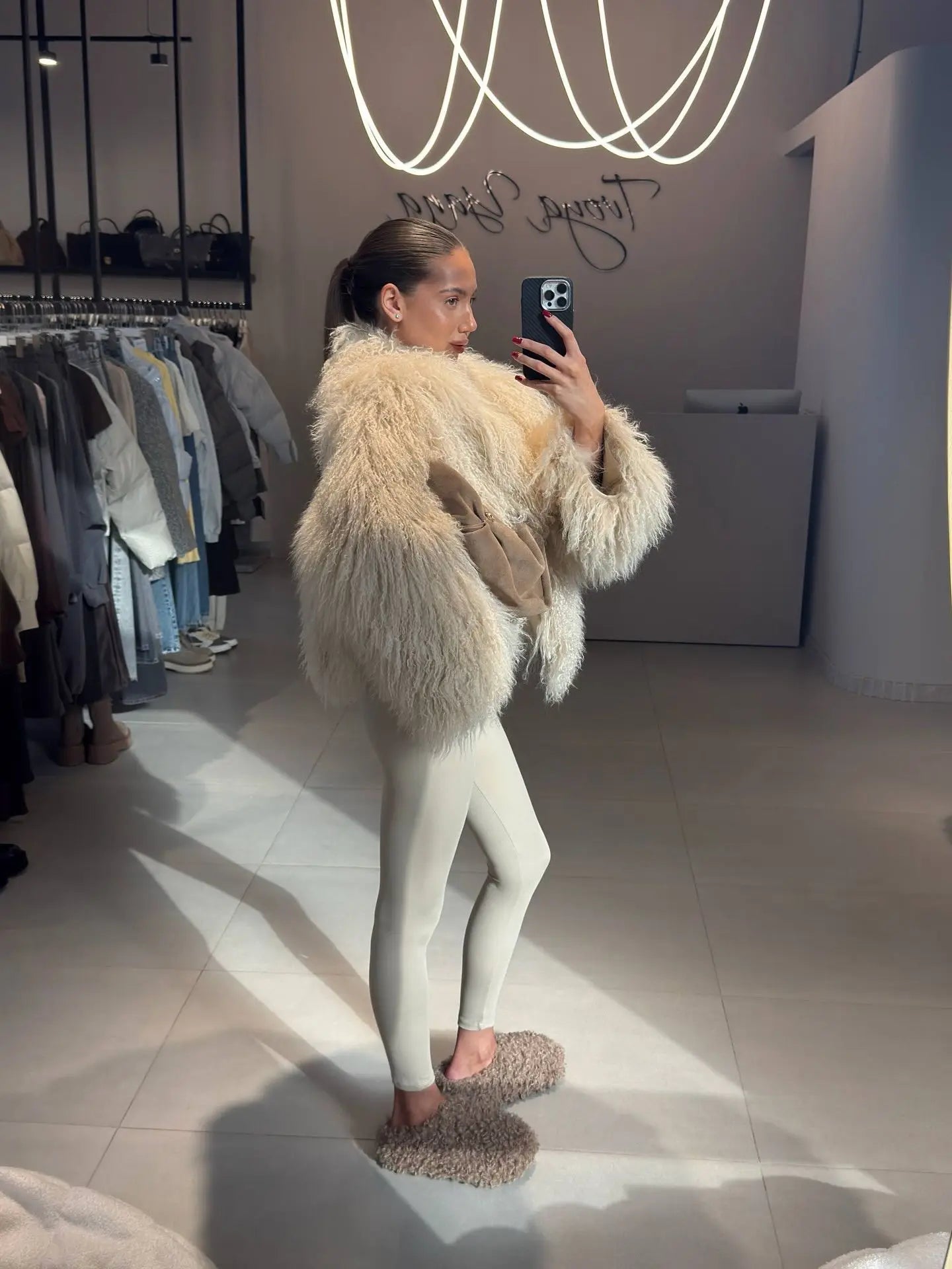 Pelliccia riccia Quatyr Giacca in eco pelliccia mongolia effetto pelo lungo riccio