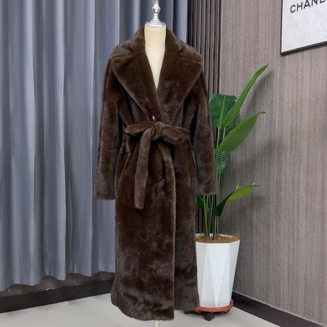 Cappotto teddy lungo in eco-pelliccia con cintura