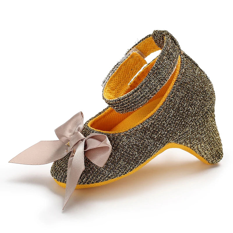 Scarpine neonata decolte tacco 
Suola morbida fiocco primi passi