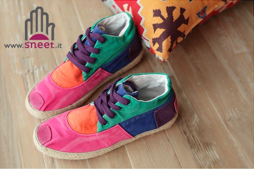 Zapatos con parches de colores