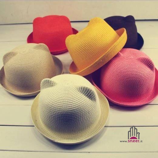 Bombetta con orecchie in paglia