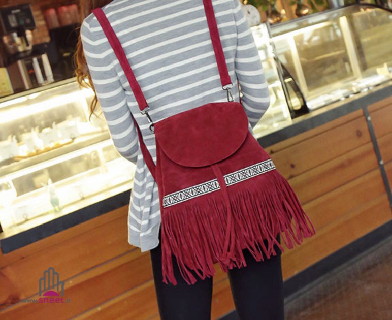 mochila con flecos étnicos