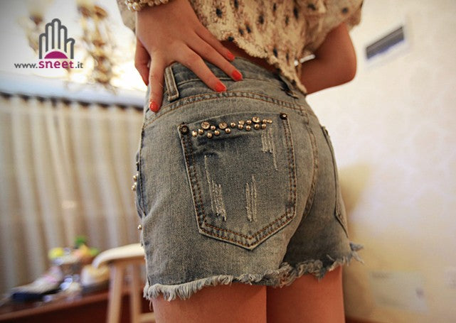 Pantalones cortos desgastados