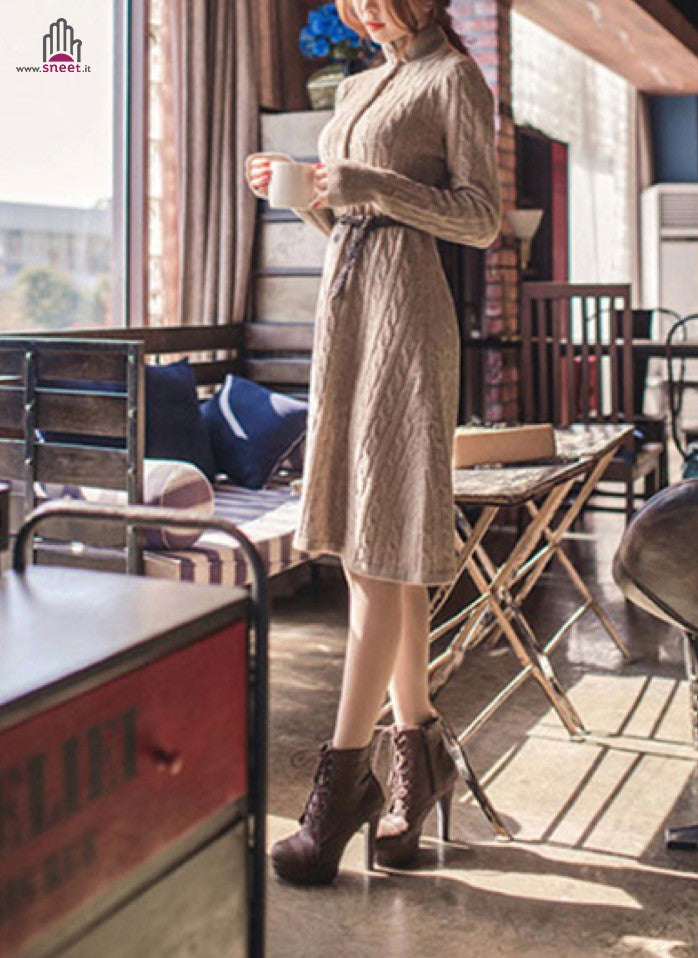 Maxidress in maglia con bottoni Tessa