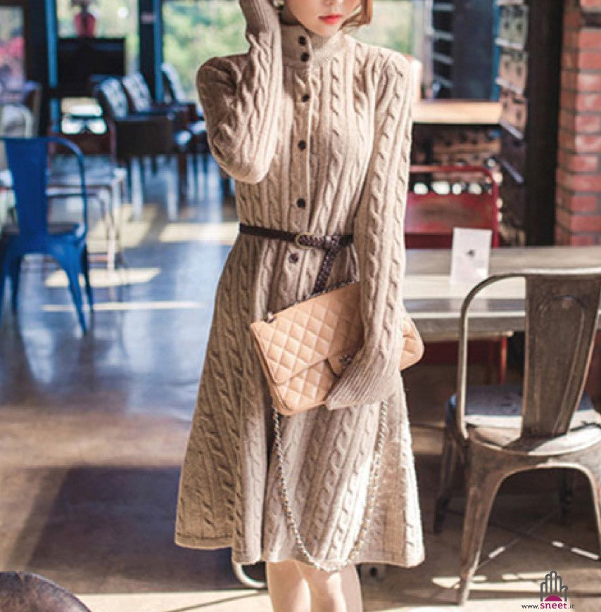 Maxidress in maglia con bottoni Tessa