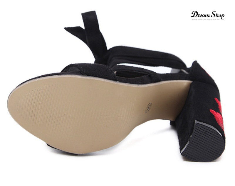 Tacchi red roses ricamo