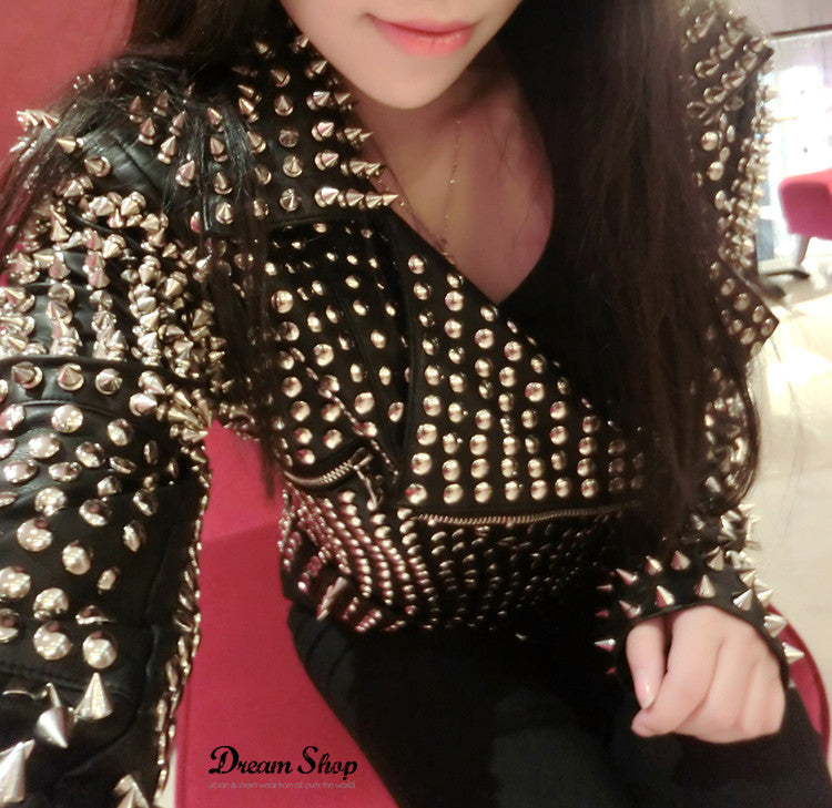 Giacca ecopelle borchiatissima