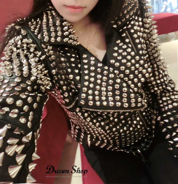 Giacca ecopelle borchiatissima